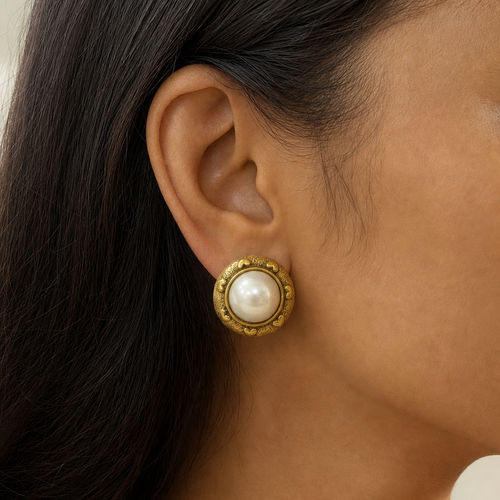 Amour Pearl Studs