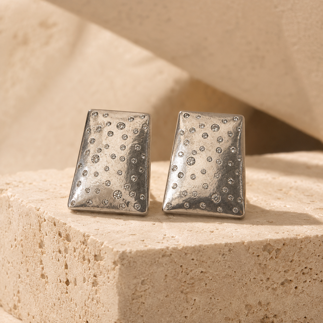 The Nova Scatter Studs